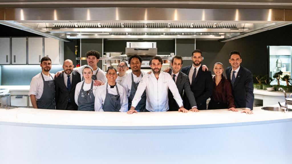 Javier Aranda y el resto del equipo en Gaytan.