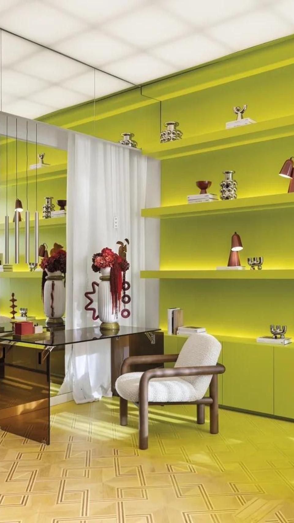 Salon-comedor diseñado por The Masie y Sigfrido Serra, en Casa Decor 2025.