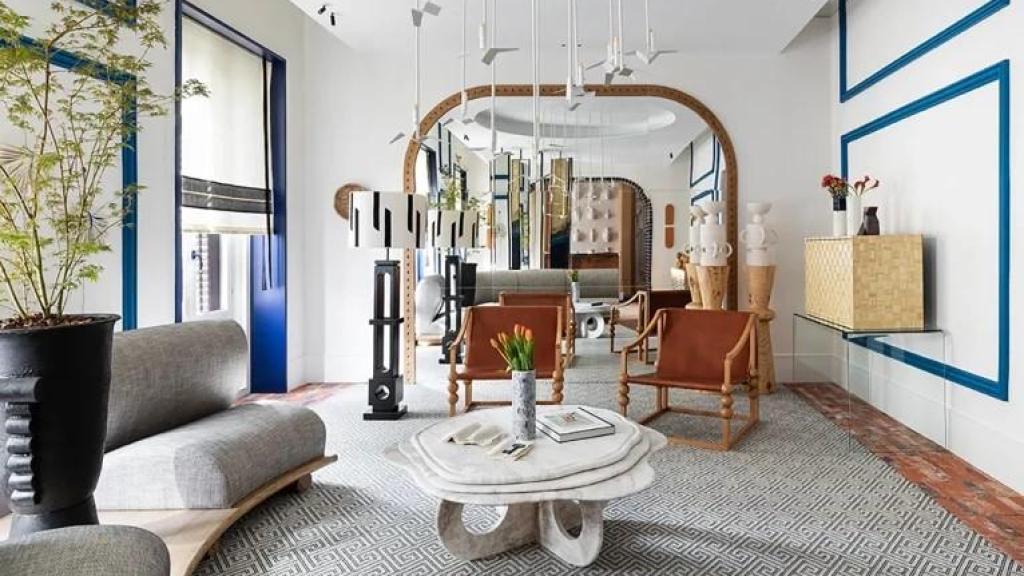 Espacio Legado Artesano Castilla-La Mancha, lobby 'Esencia Gran Hotel' por Miguel Muñoz Estudio en Casa Decor 2025.