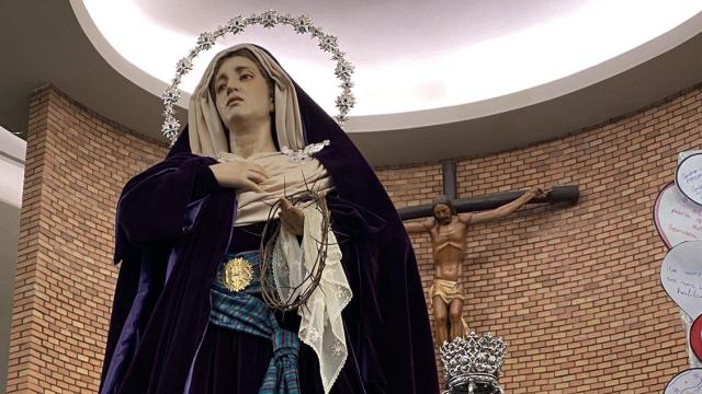 La virgen del grupo parroquial Buen Camino de Gamarra en su traslado.