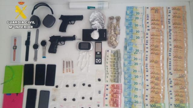 Desmantelan un punto de venta de drogas  en Noia (A Coruña)