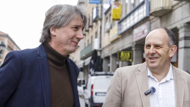 El secretario general del PSOE de CyL, Carlos Martínez, es recibido por José Luis Aceves