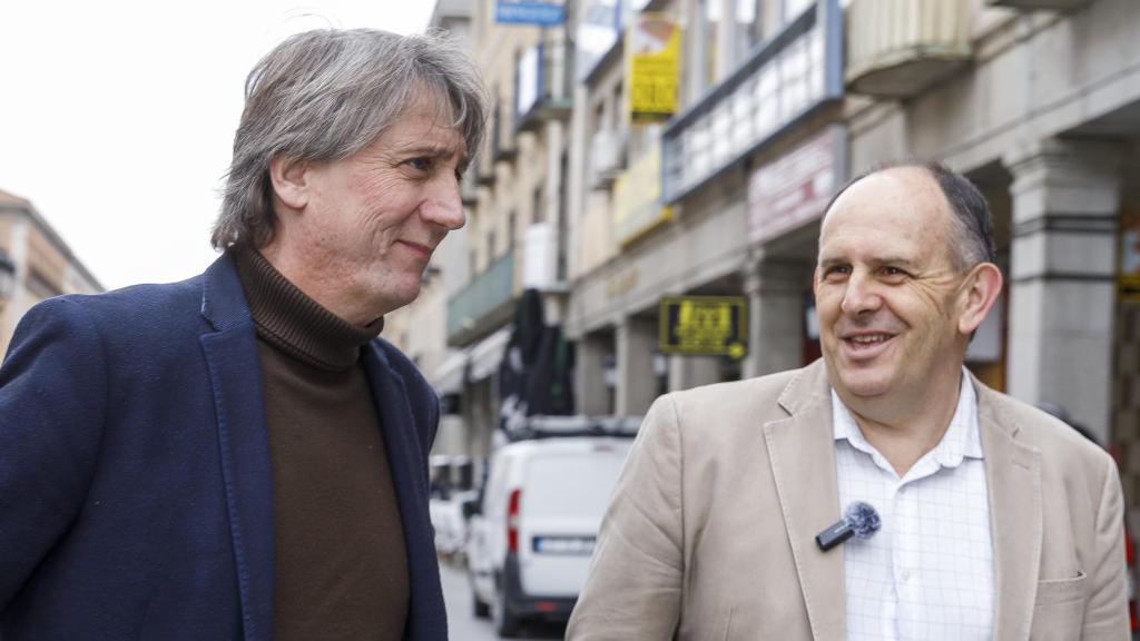 El secretario general del PSOE de CyL, Carlos Martínez, es recibido por José Luis Aceves