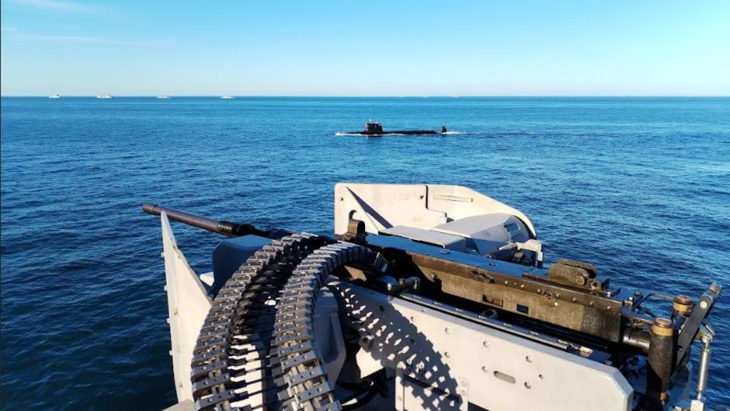 El Isaac Peral, en las maniobras en Cádiz.