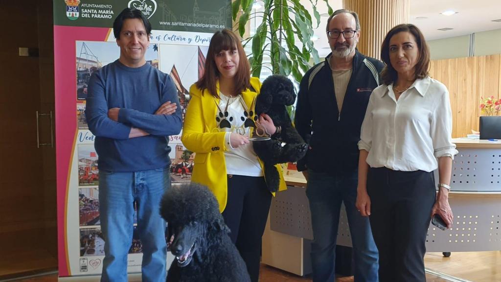 El Ayuntamiento de Santa María del Páramo abrió sus puertas para rendir homenaje a la campeona