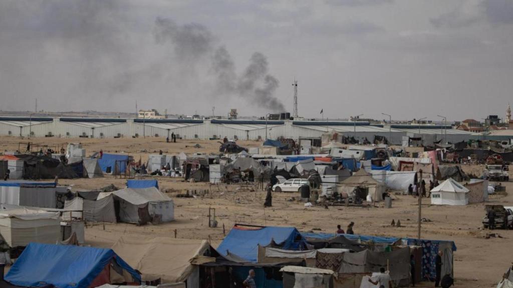 Palestinos se preparan para abandonar áreas de Rafah en medio de nuevos ataques israelíes.