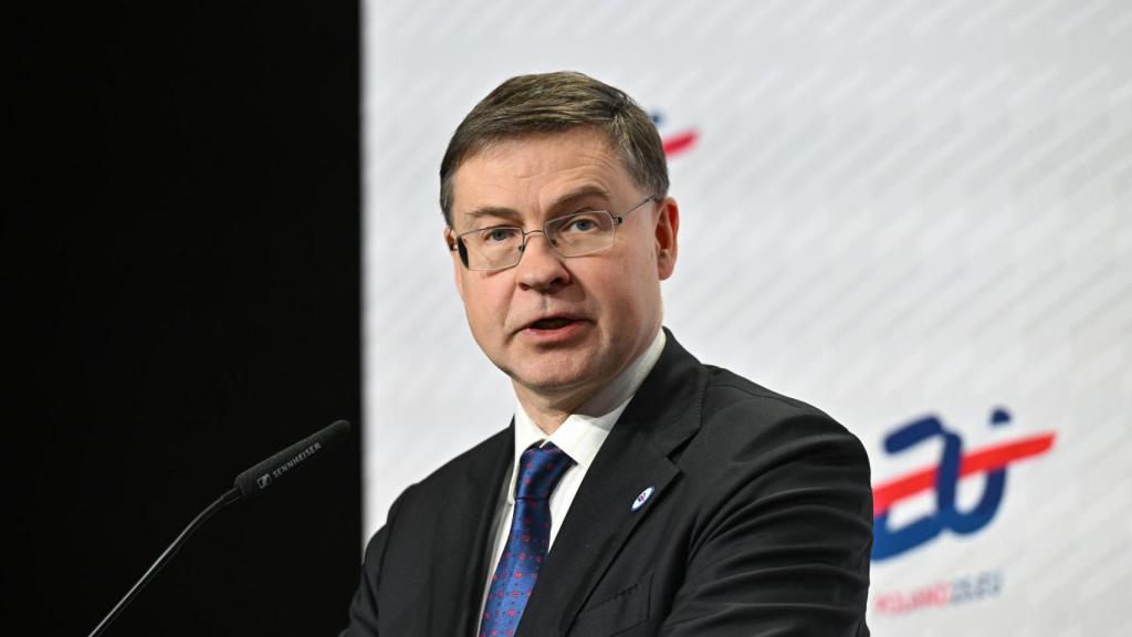 El comisario europeo de Economía, Valdis Dombrovskis, tras el consejo informal de Varsovia.