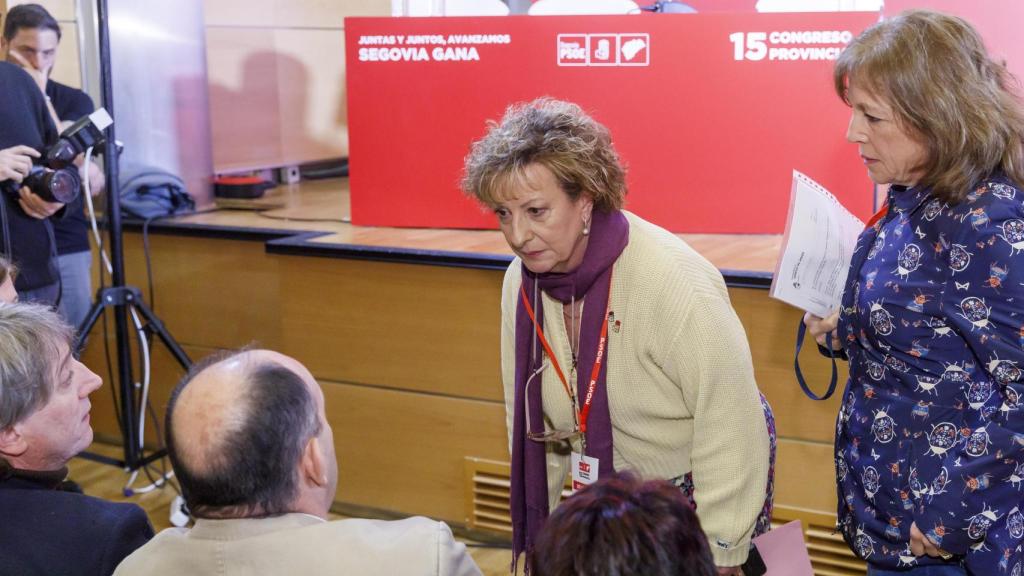 El PSOE de Segovia celebra su Congreso Provincial, en el que saldrá reelegido José Luis Aceves. En la foto, momento en que se decide la votación entre la mesa que se había propuesto y una alternativa