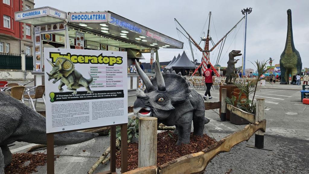 Así es la feria que se puede visitar en el puerto de A Coruña hasta después de Semana Santa