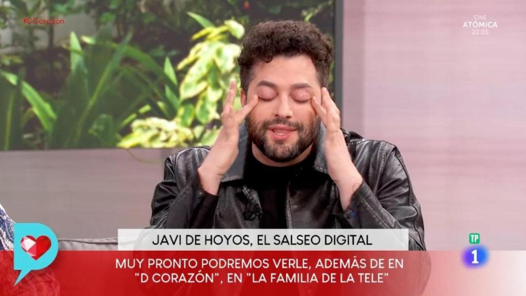 Javier de Hoyos secándose las lágrimas en 'D Corazón'.