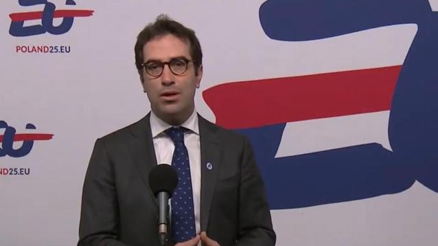 Carlos Cuerpo comparece tras el Consejo informal de ministros de Economía celebrado en Varsovia.