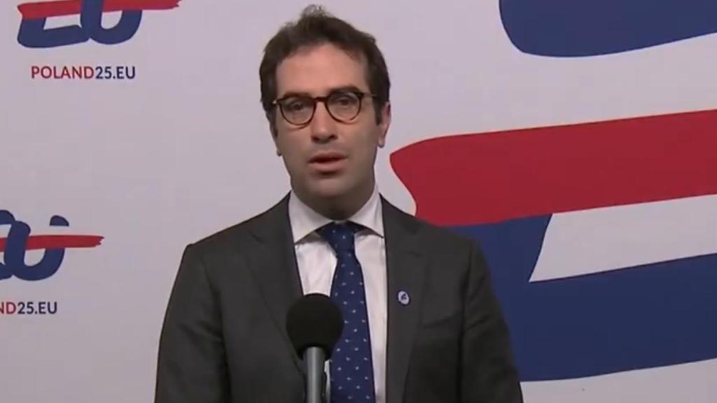 Carlos Cuerpo comparece tras el Consejo informal de ministros de Economía celebrado en Varsovia.