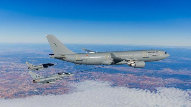 El primer A330 MRTT junto a dos Eurofighter del Ejército del Aire y del Espacio