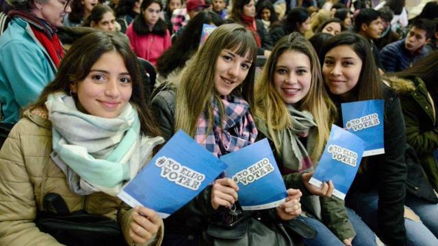 Jóvenes en un acto político en Argentina. Foto: Gobierno de Argentina