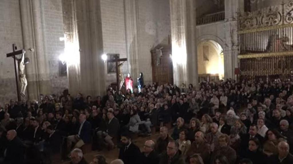 Lleno para presenciar el pregón de la Semana Santa de Medina de Rioseco