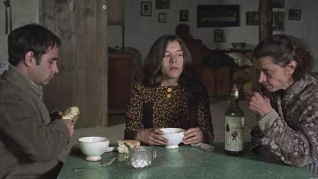 Ovidi Montllor, Alicia Sánchez y Lola Gaos en 'Furtivos' (José Luis Borau, 1975)