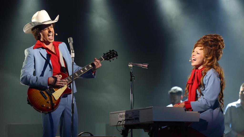 Mikel Herzog Jr. y Andrea Guasch son Bruno Mars y Lady Gaga con 'Die with a smile'.