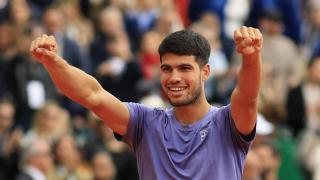 Carlos Alcaraz celebra su victoria en el Masters 1.000 de Montecarlo.