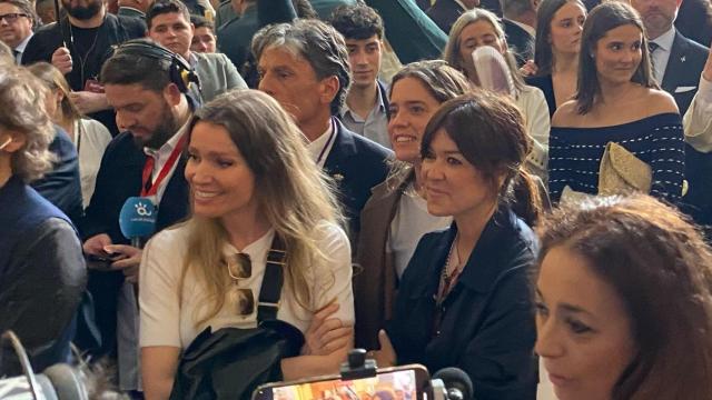 Vanesa Martín, cantante malagueña, acude a la salida de Lágrimas y Favores.