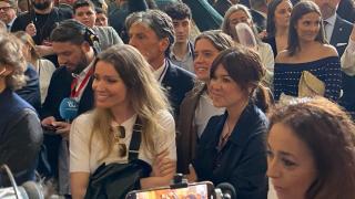 Vanesa Martín, cantante malagueña, acude a la salida de Lágrimas y Favores.