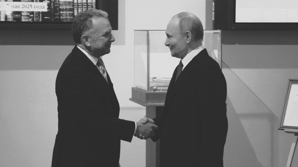 El enviado especial de EEUU Witkoff y Putin, el viernes.