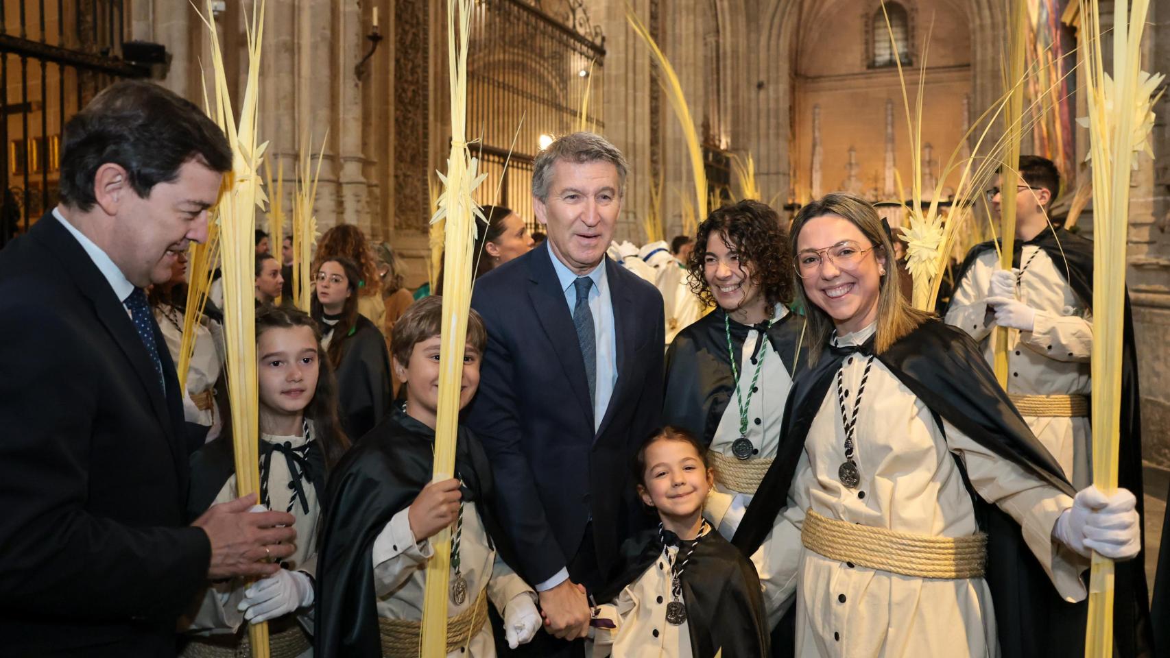 Núñez Feijóo visita la Semana Santa de Salamanca