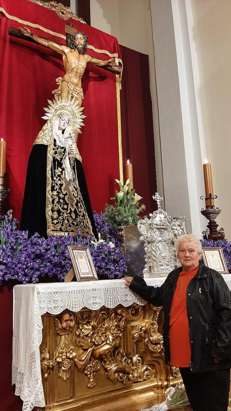Una imagen de María con la Virgen de los Dolores del Puente.