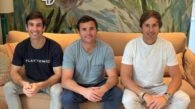 Pedro Clavería, Félix Ruiz y Pablo Carro en la sede de Playtomic.