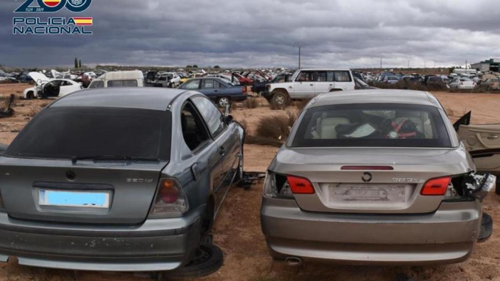 Vehículos robados y desguazados por este presunto delicuente.