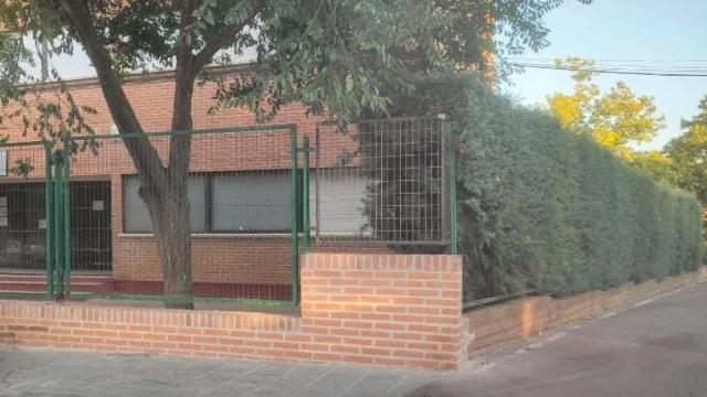 Exterior del edificio que alberga el comedor del Colegio de Educación Infantil y Primaria (CEIP) 'Badiel' de Guadalajara.