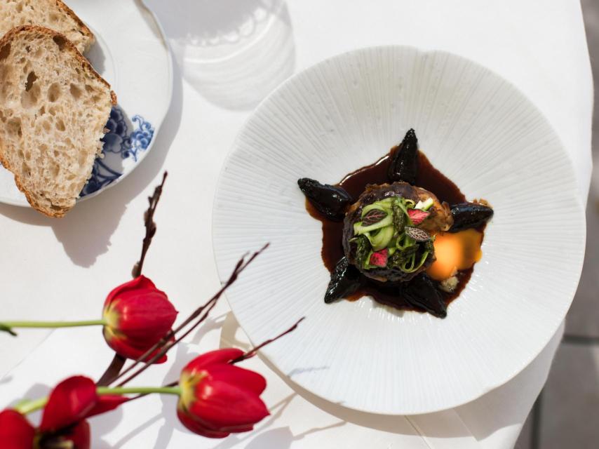 Plato de rabo de toro estofado.