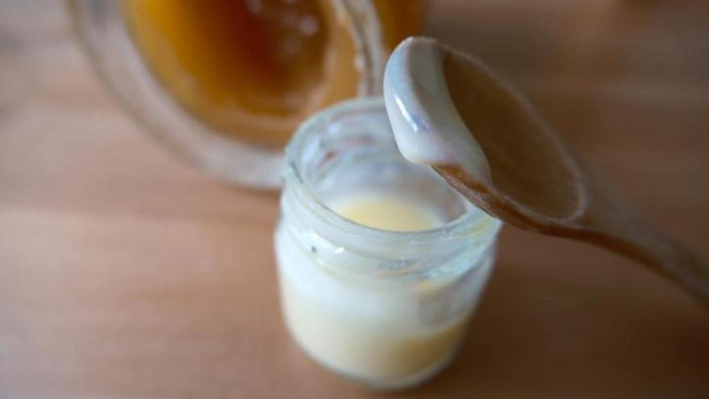 Tarro con jalea real.