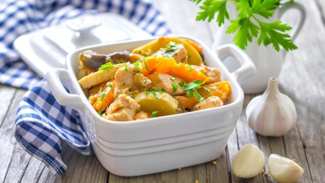 Un plato proteico y primaveral (Imagen de archivo)