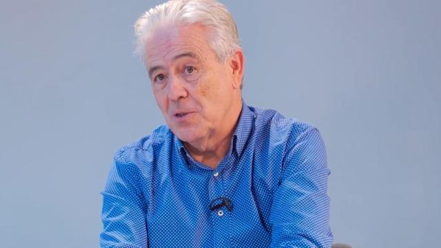 El oncólogo Emilio Alba en una conferencia.