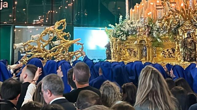 El arbotante se desprendió.