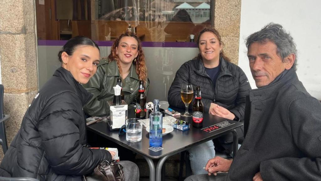 Juan Carlos, Pili, Andrea y Aitana