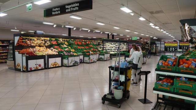 El interior de un supermercado, en una imagen de Shutterstock.