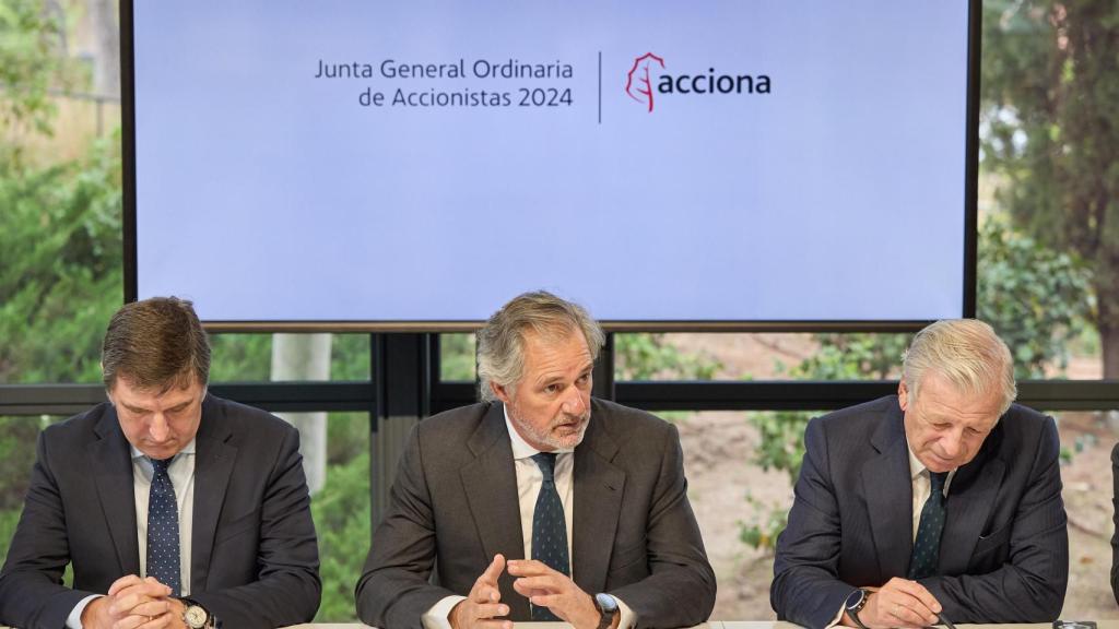 El CEO de Acciona, José Manuel Entrecanales, durante una rueda de prensa tras la junta general ordinaria de accionistas de Acciona.