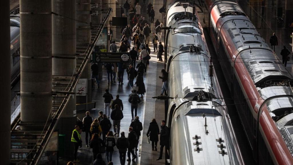 Imagen de archivo de un AVE de Renfe. Alejandro Martínez Vélez / Europa Press
