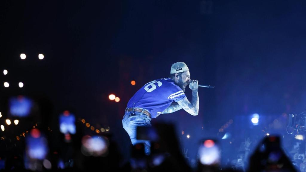 Post Malone durante su actuación en Coachella. Foto: EFE/EPA/CAROLINE BREHMAN.