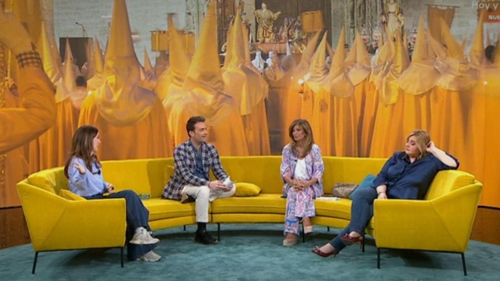 Colaboradores en plató durante el programa de hoy.