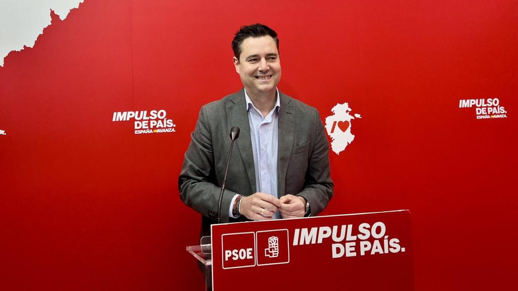 El secretario de Organización del PSOE de Castilla y León, Daniel de la Rosa, durante la rueda de prensa de este lunes