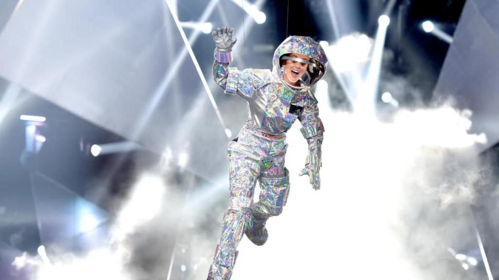 La cantante abriendo los MTV Video Music Awards en 2017.