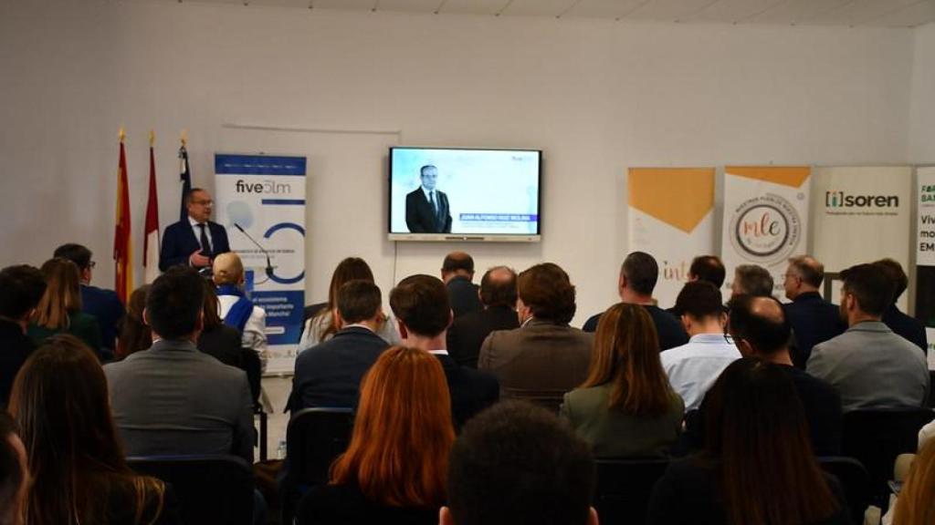 Un momento de la intervención de Juan Alfonso Ruiz Molina.