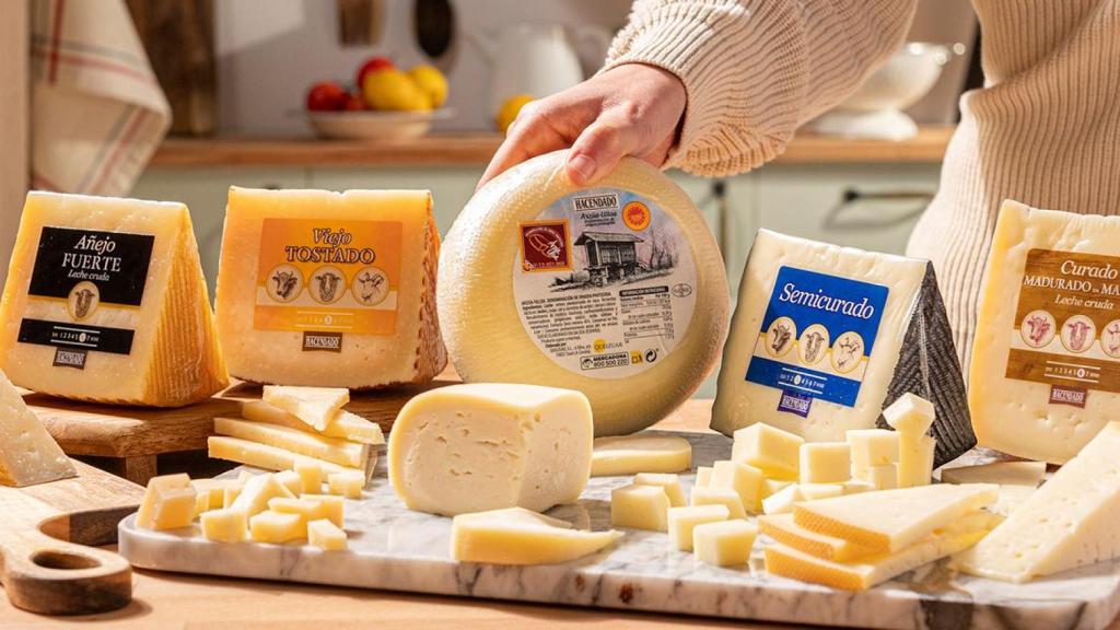Surtidos de quesos Hacendado.