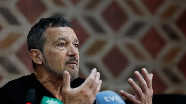 El actor Antonio Banderas, presidente de la Fundación Lágrimas y Favores, durante la presentación este lunes del estudio ‘Análisis del impacto económico de la actividad cofrade de la ciudad de Málaga 2024’.