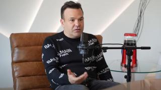 José Elías, millonario experto en finanzas.