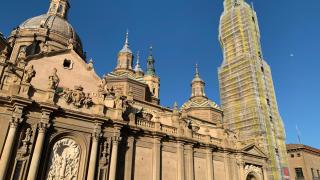 La torre de Nuestra Señora del Pilar, totalmente vallada.
