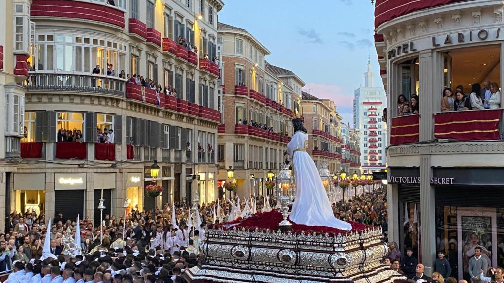 Jesús Cautivo comienza a recorrer la calle Larios