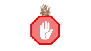 Montaje con la página de Pirate Bay con el icono de bloqueo del Ministerio de Cultura